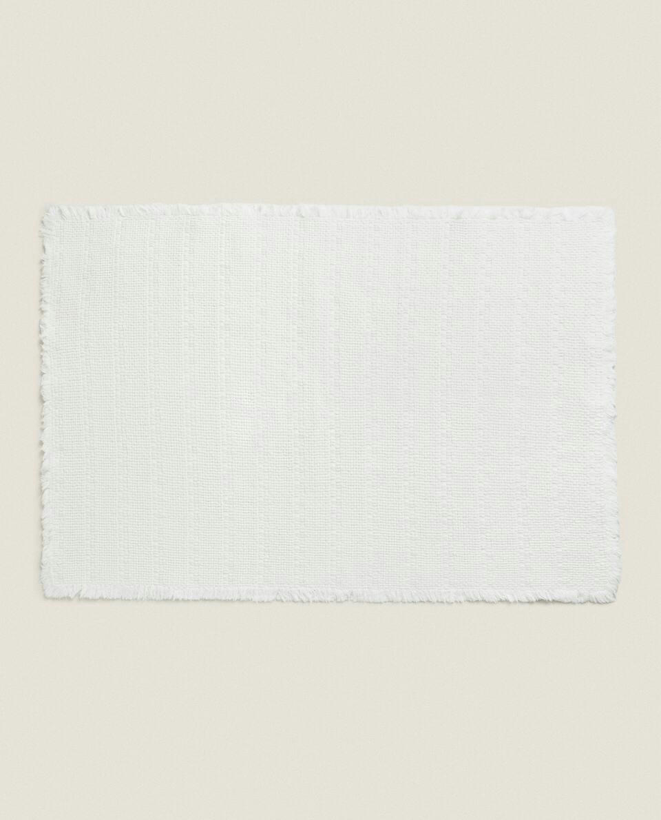 TAPETE DE BANHEIRO ANTIDERRAPANTE COM DESIGN DE TRELIÇA