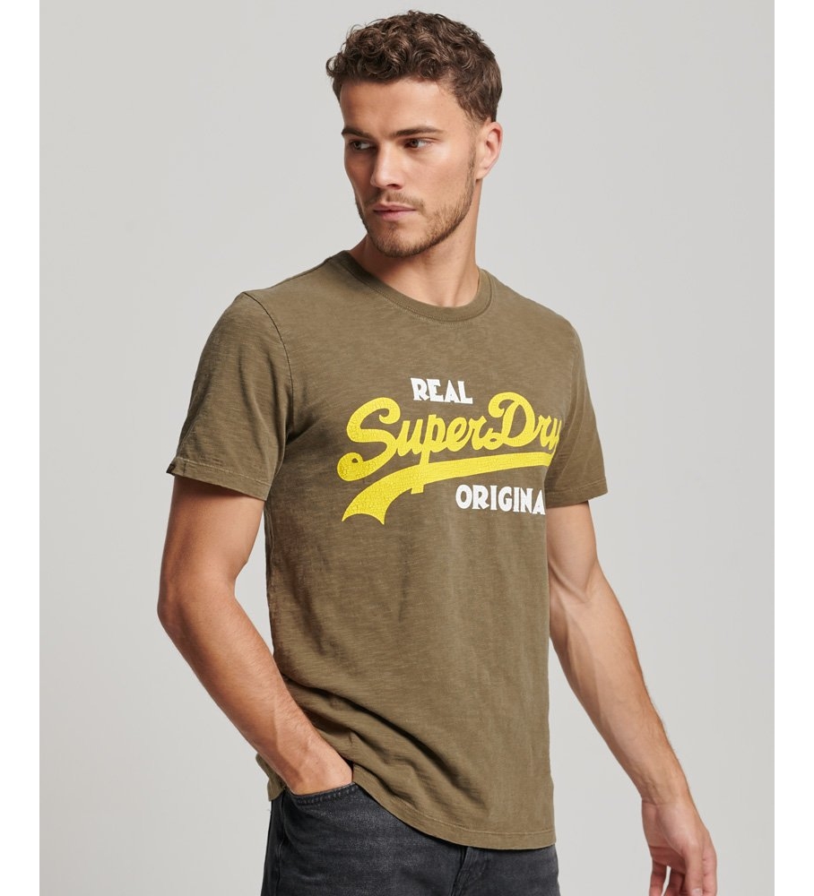 Camiseta Superdry Original Royal Over-Dye com logo verde vintage