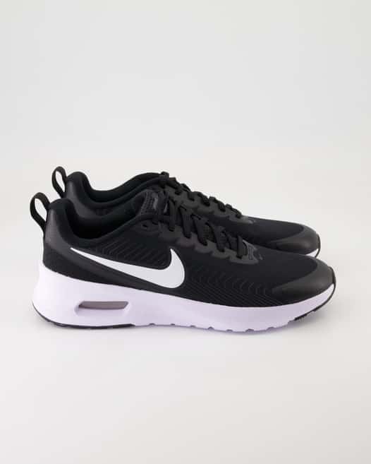 Nike Air Max Nuaxis Sportschuhe in Schwarz