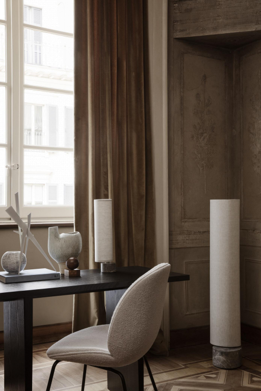Gubi Unbound vloerlamp LED hoog canvas