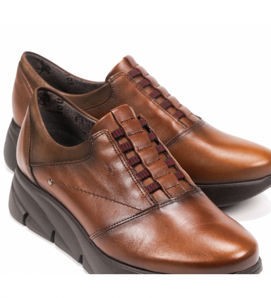 Sapatos Fluchos F1357 em couro marrom