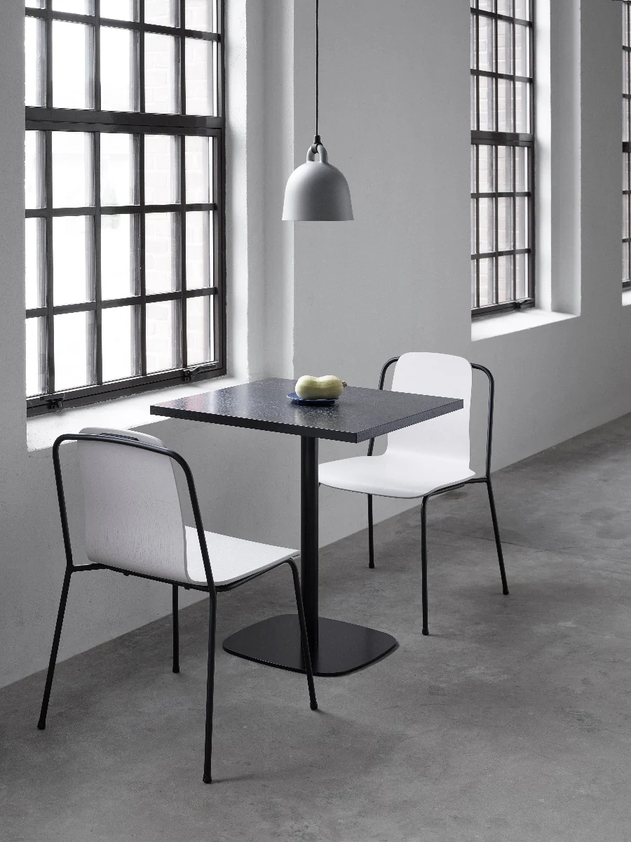 Normann Copenhagen  Bell lampe, small, hvid - H: 37 cm.