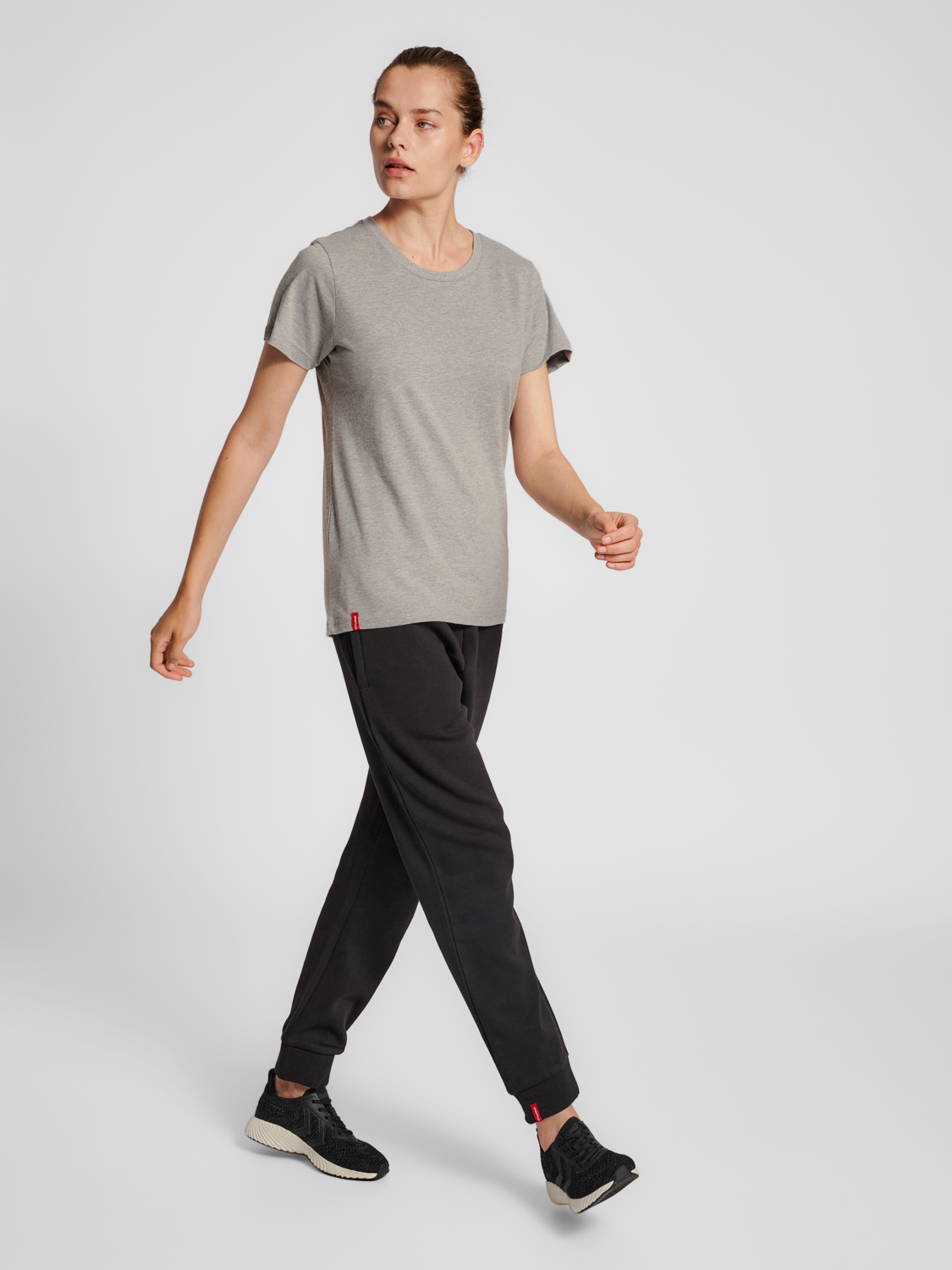 hmlRED BASIC T-SHIRT S/S WOMAN
