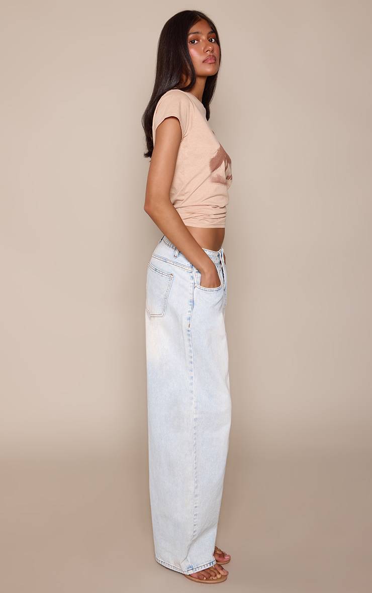 Light Blue Wash Jean Barrel Avec Détails De Coutures