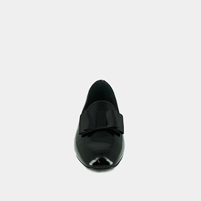 Ballerines à bouts pointus  en cuir verni noir