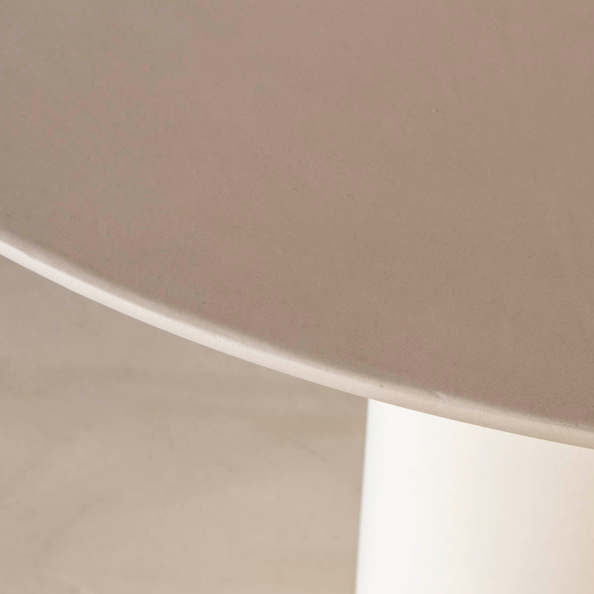 DÃJA Living - Eettafel Rond - Beige Eco Composiet - 130cm - DalarÃ¶