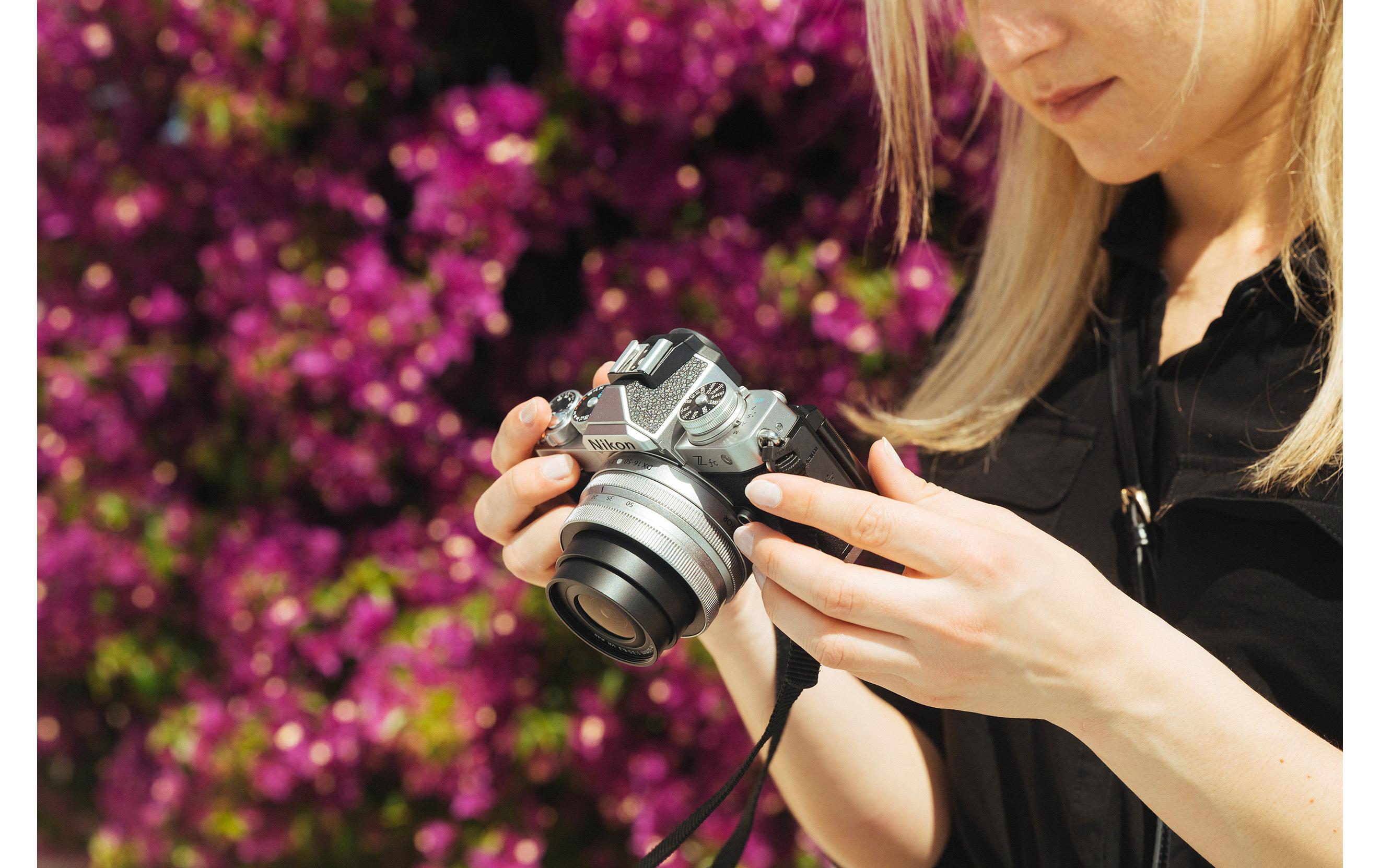 Fotokamera ZFC 28 SE KIT<br>Einzigartige Systemkamera in klassischem Nikon-Design und zusätzlichem Objektiv