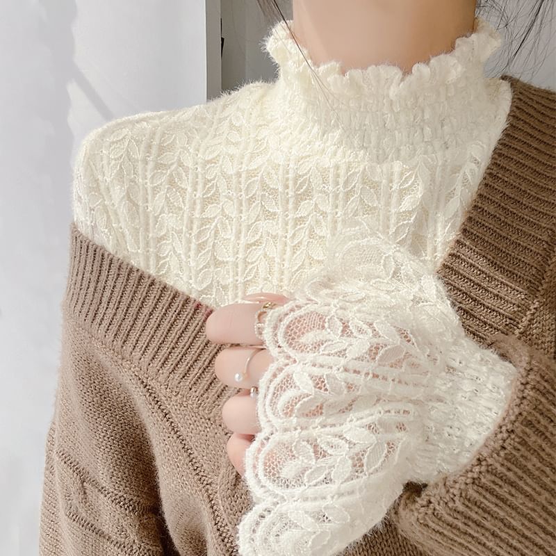 Hazie - Blouse met lange mouwen en een geplooide hals en kant