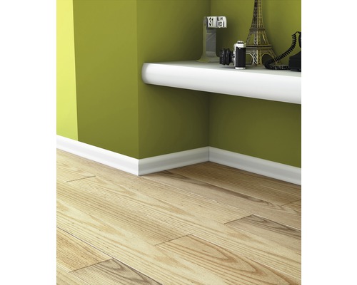 Plint C4 1 st. 2 m x 15 x 55 mm