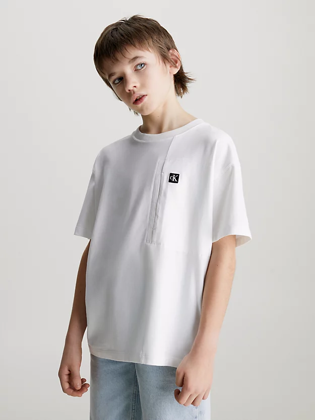Camiseta de algodão elástico com bolso