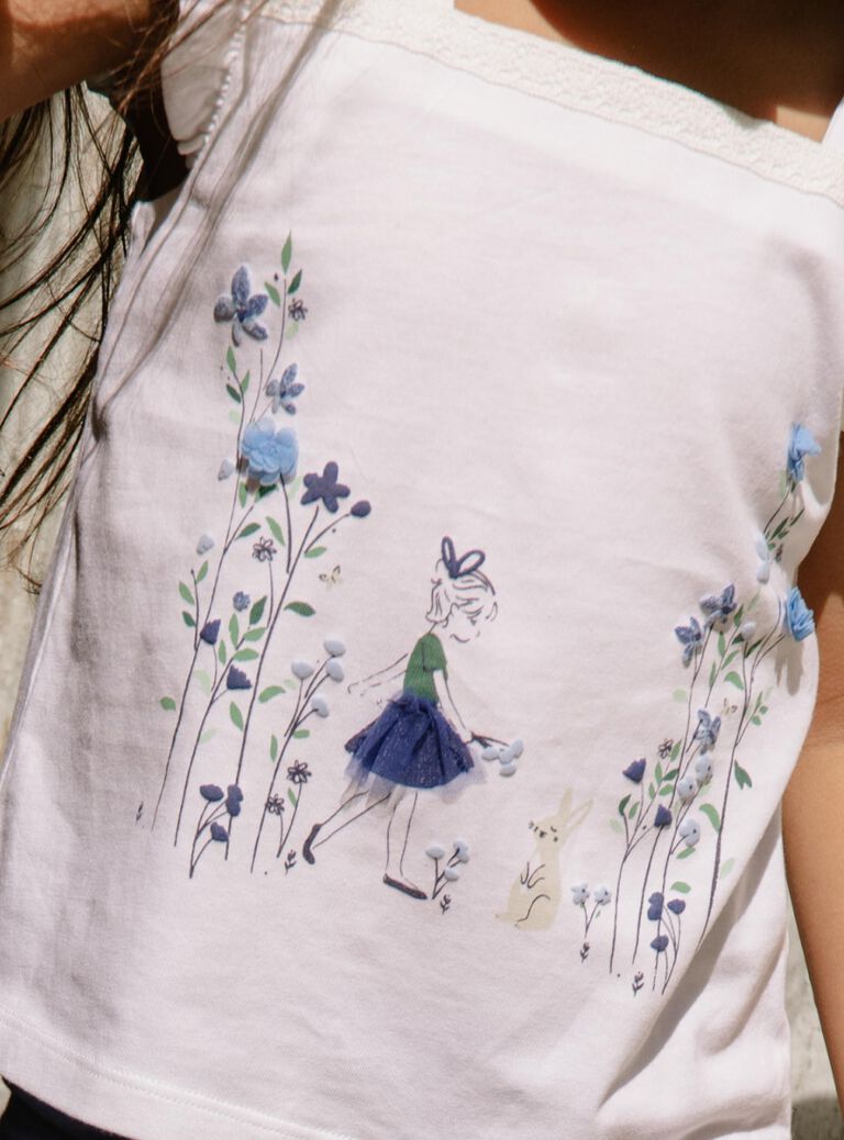 T-shirt écru à broderies fantaisie