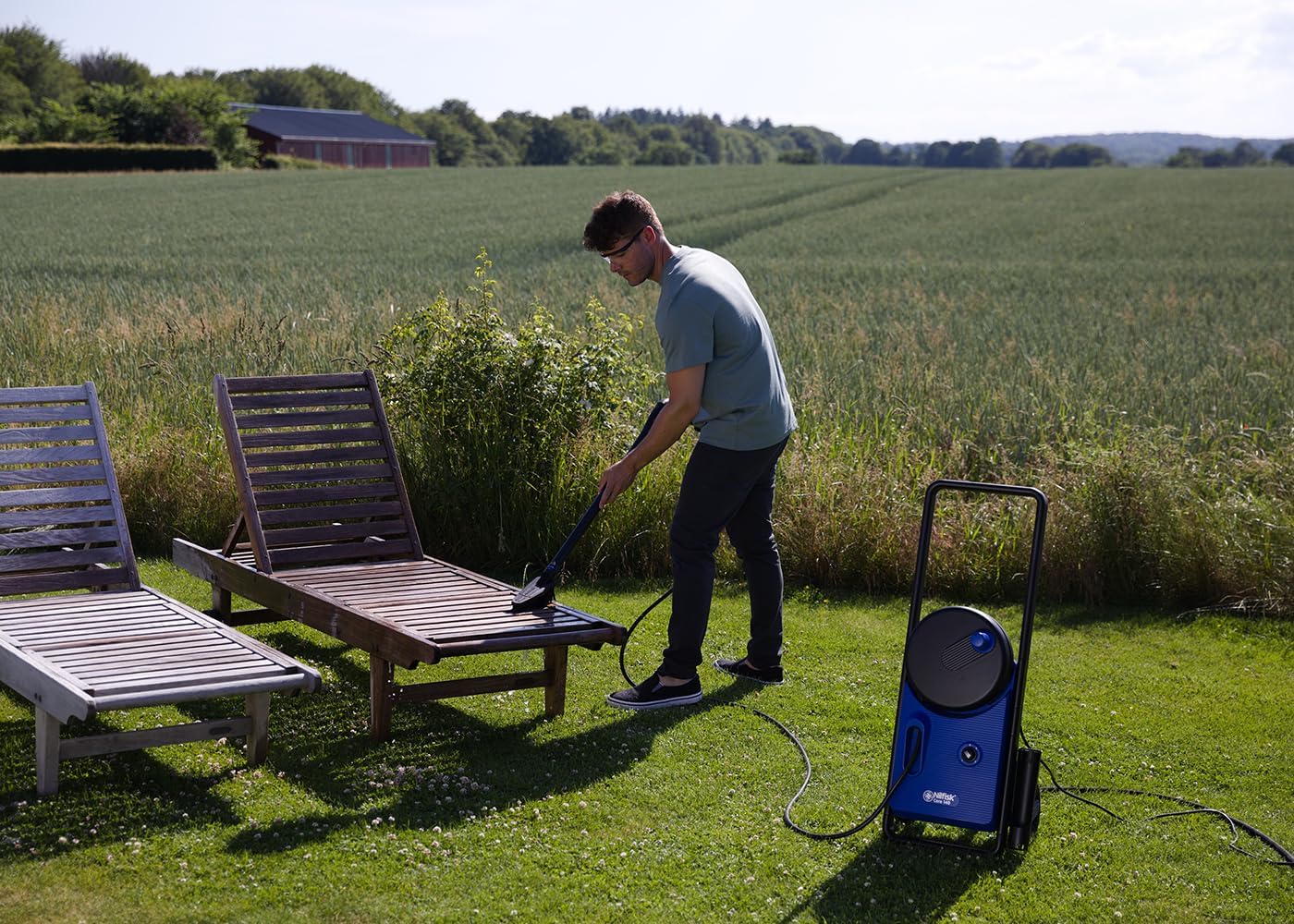 Nilfisk Hochdruckreiniger Core 140 Bar Druck mit PowerControl - Pressure Washer Für Terrassen, Werkstätten und Autos (1800 W)
