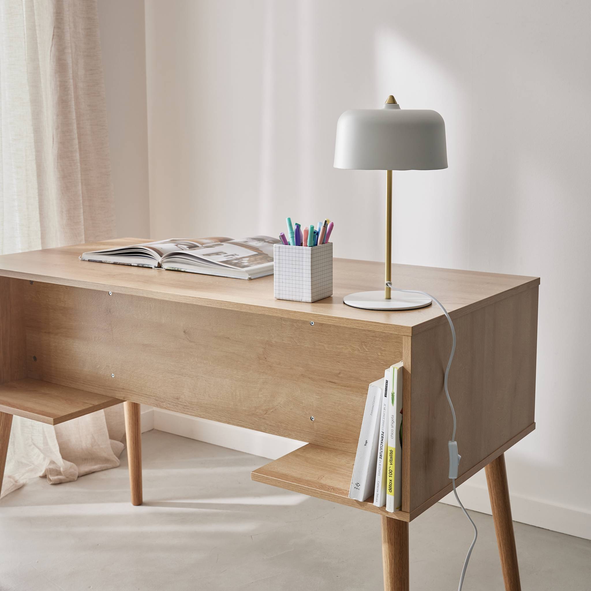 sweeek - Bureau decor hout en vlechtwerk 2 deuren