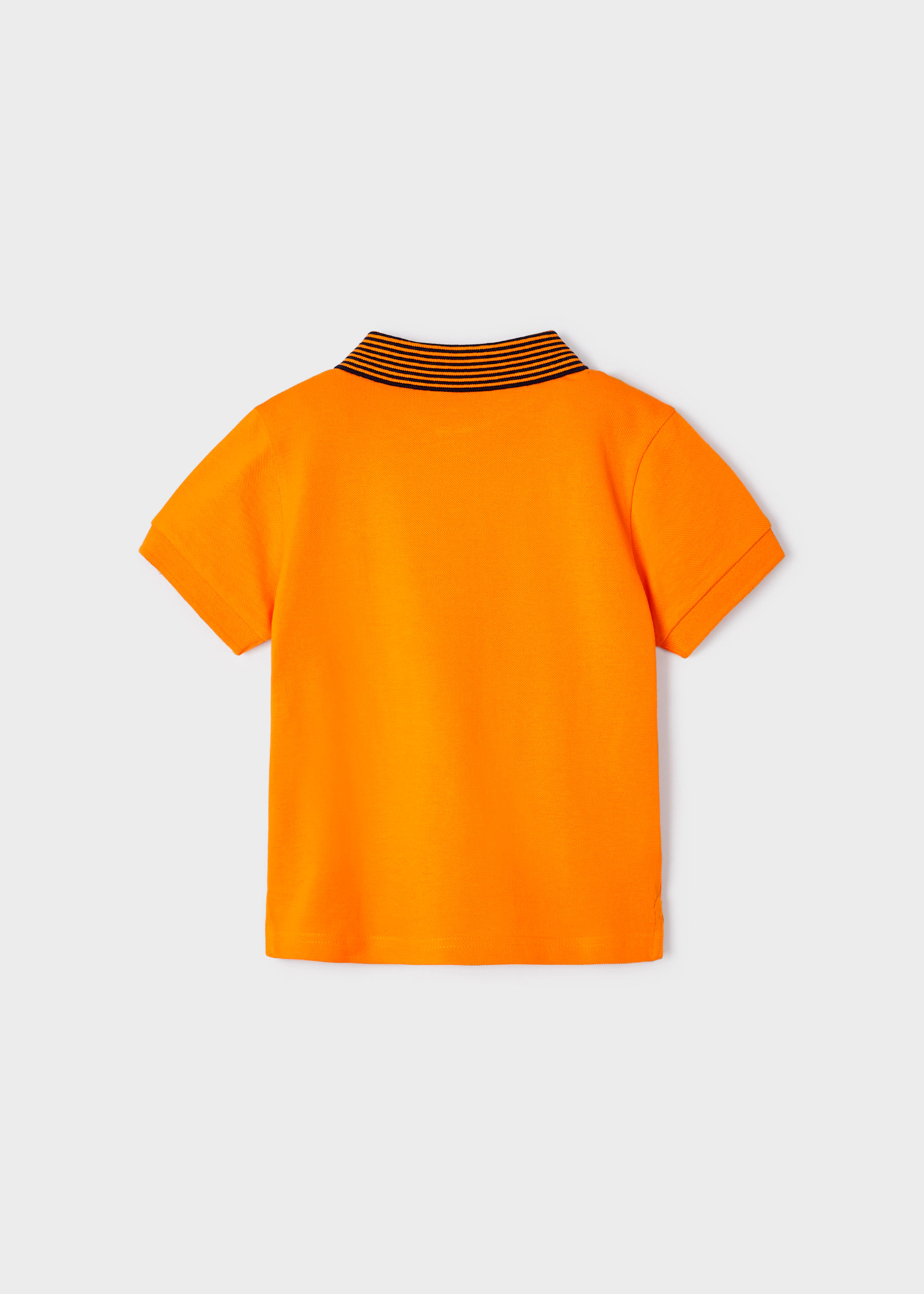 Camisa polo de manga curta feita com algodão sustentável para meninos