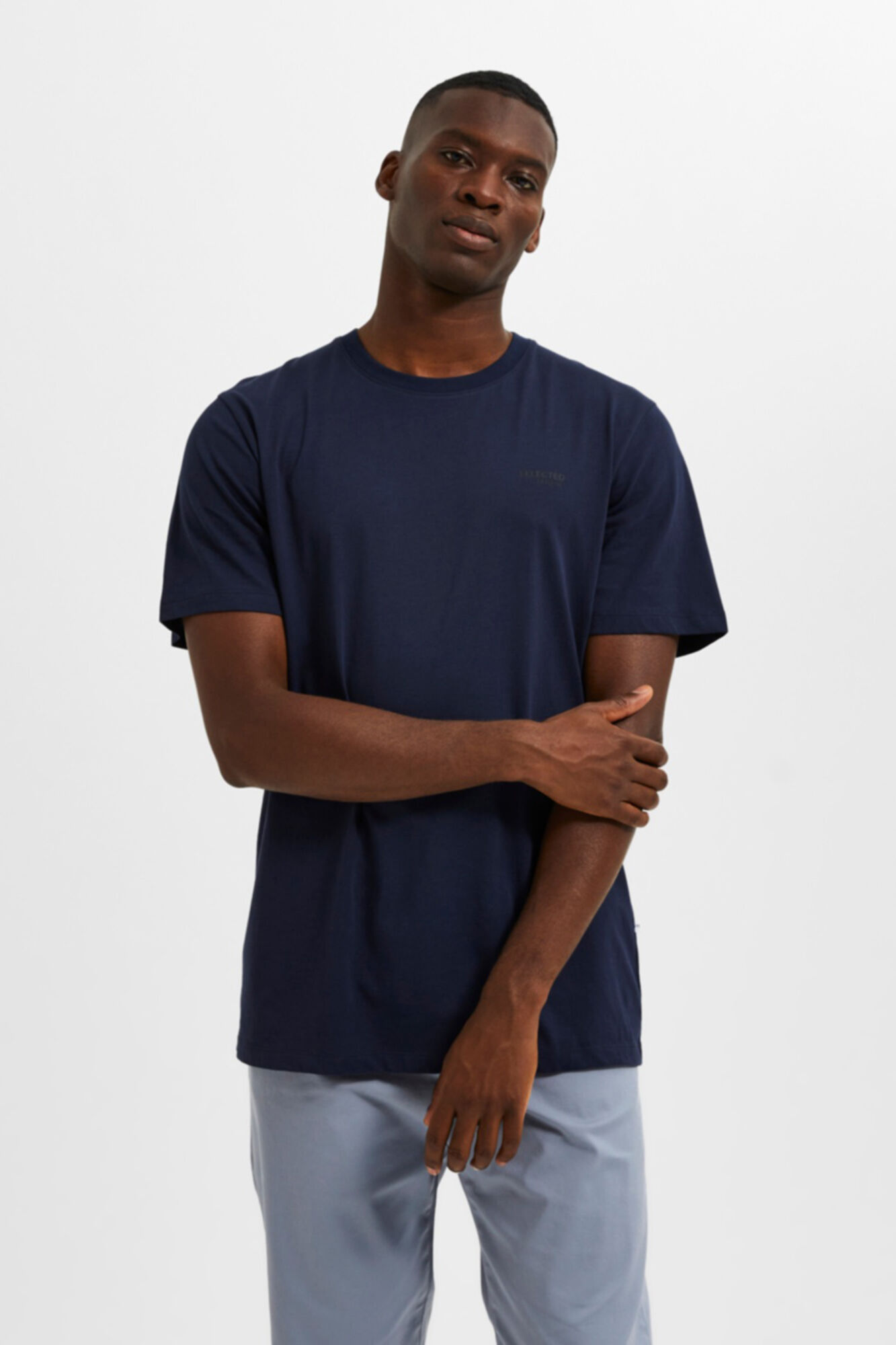 Camiseta de manga curta com modelagem regular - Azul marinho