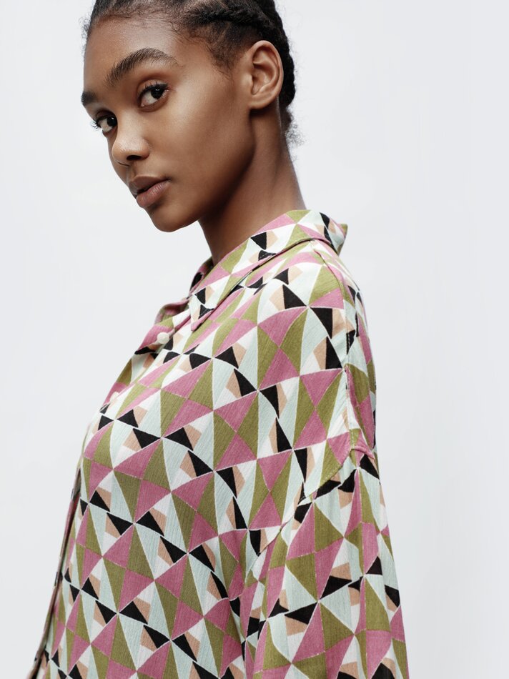 Camisa curta cropped de chambray - Tons de Verde