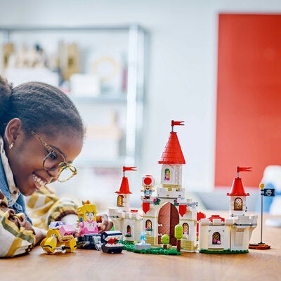 LEGO Super Mario 71435 Kjemp mot Roy ved slottet til Peach