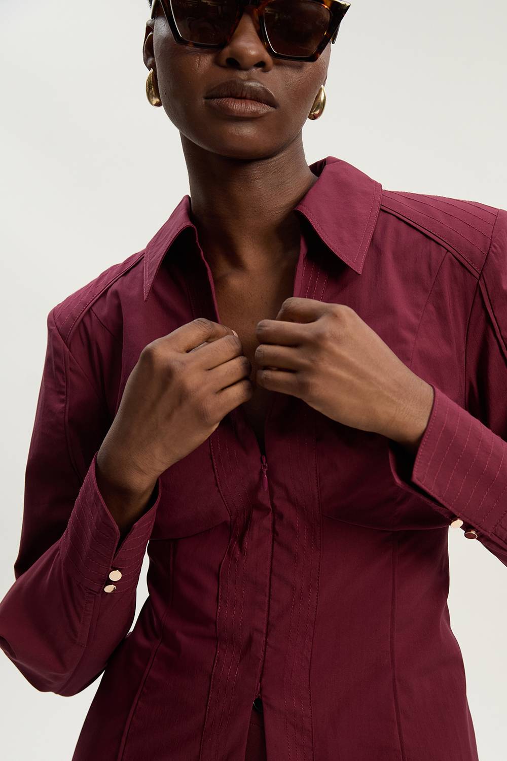 KarenMillen Chemise Manches Longues en Coton Tissé avec Détails Plissés