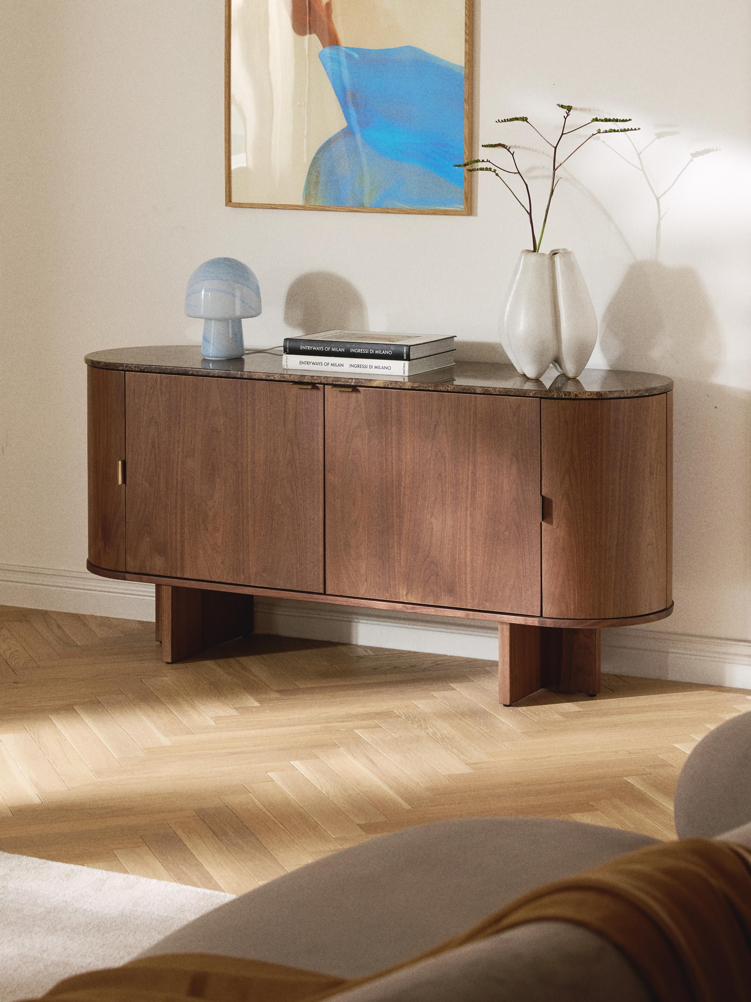 Houten dressoir Zumi met afgeronde hoeken en gemarmerd tafelblad