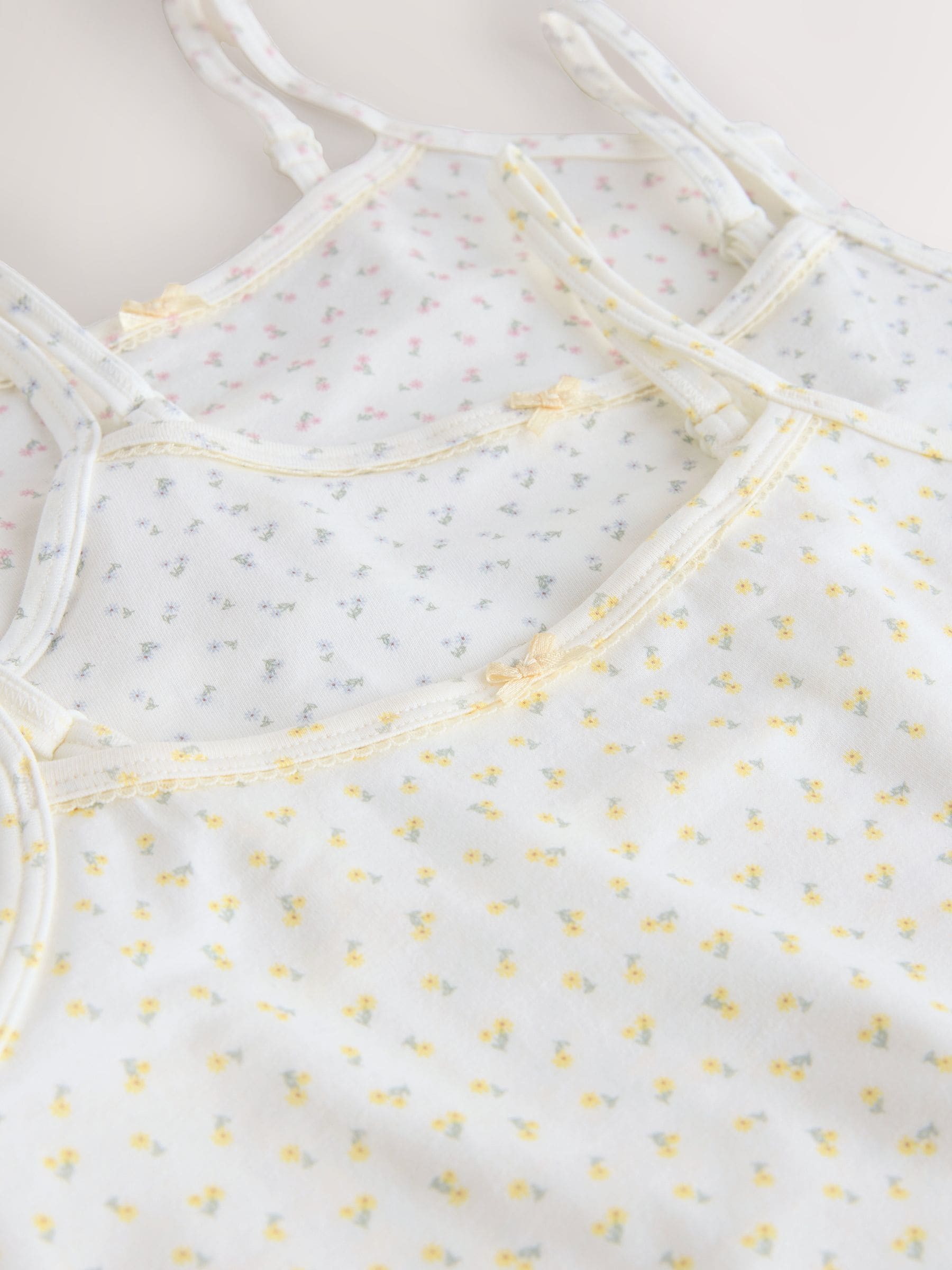 Ecru met bloemenmotief - Verpakking van 3 cami topjes met bandjes en print (1,5 - 16 jr)