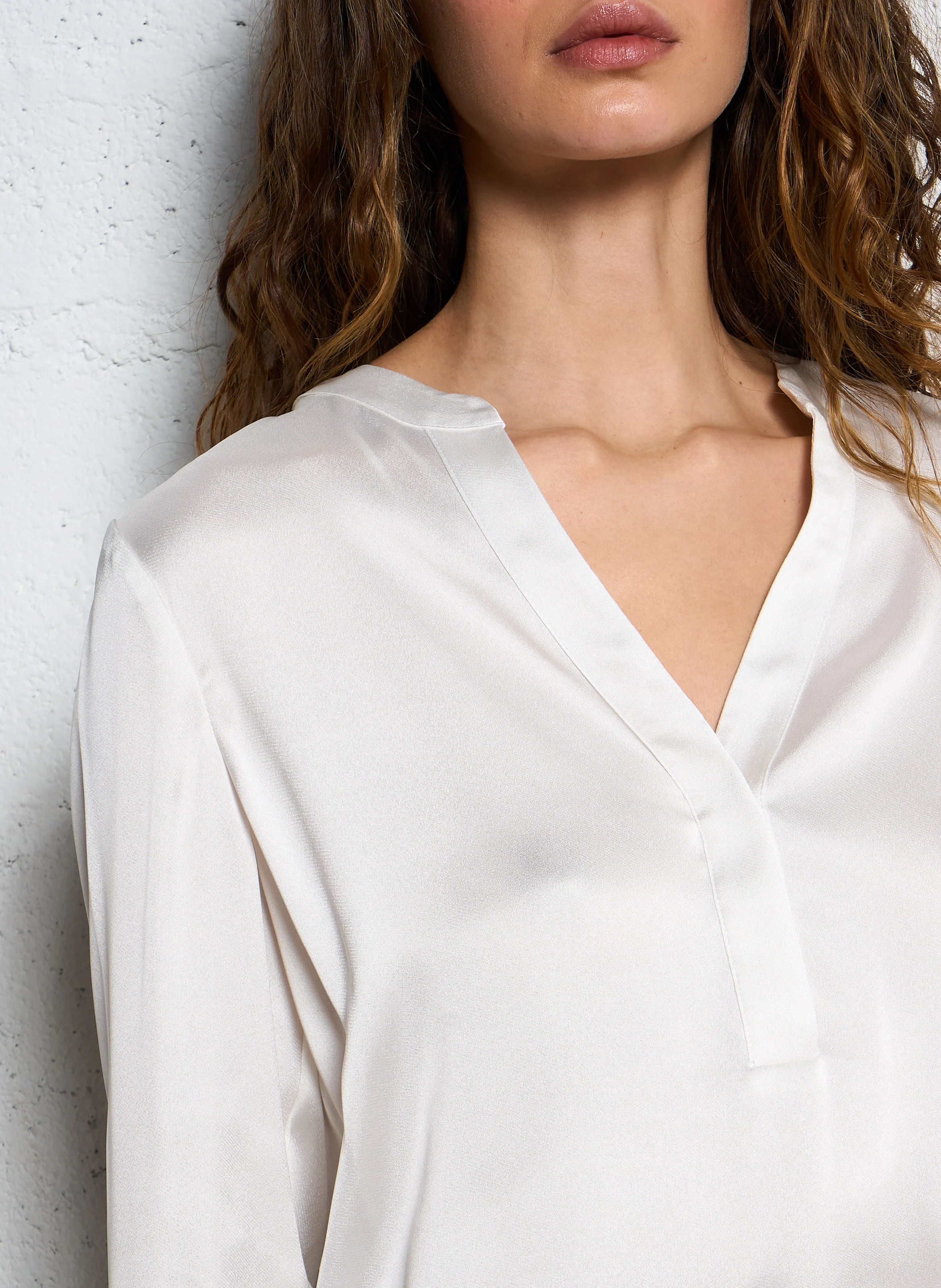 MARIE - Blouse droite col tunisien satinée | Blanc