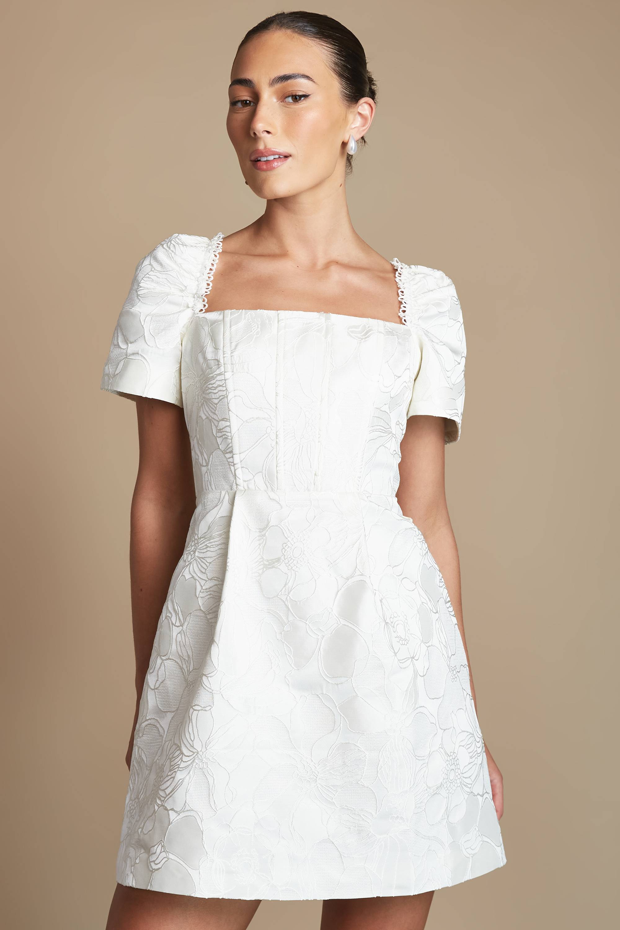 Coast Robe De Mariée Courte À Col Carré En Jacquard Avec Manches Courtes Et Détail Nœud