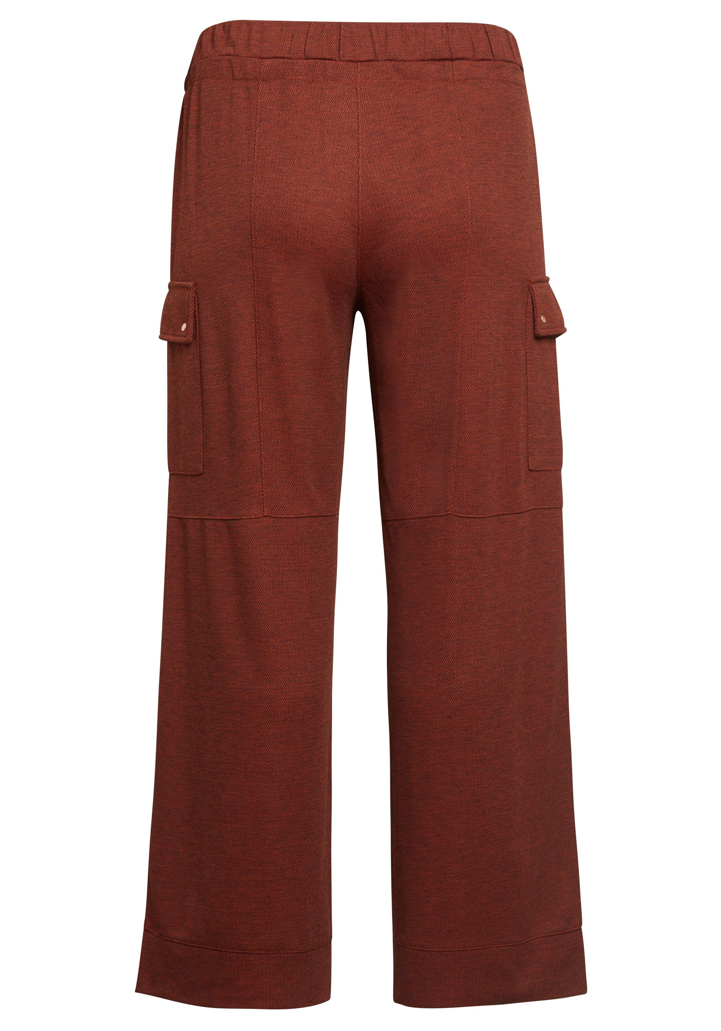 Weite Joggpants mit Cargotaschen aus Samt
