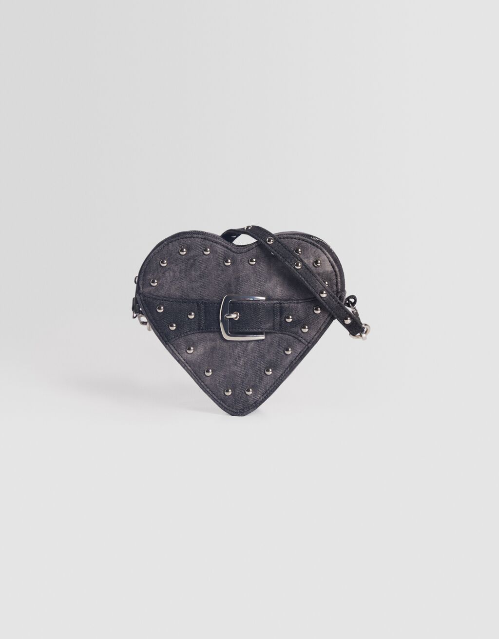Bolsa transversal em jeans com estampa de coração