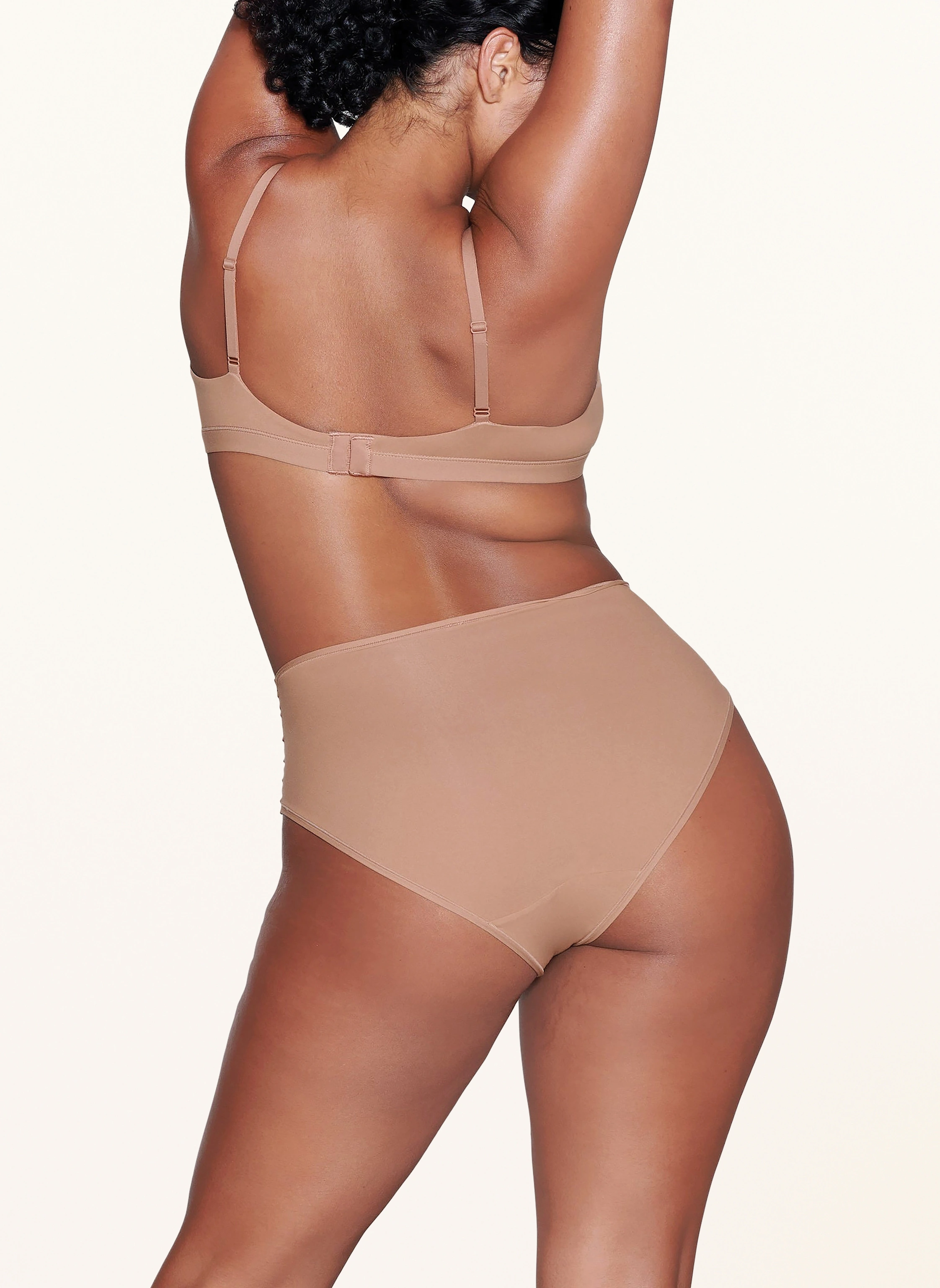 SKIMS Triangel-BH FITS EVERYBODY