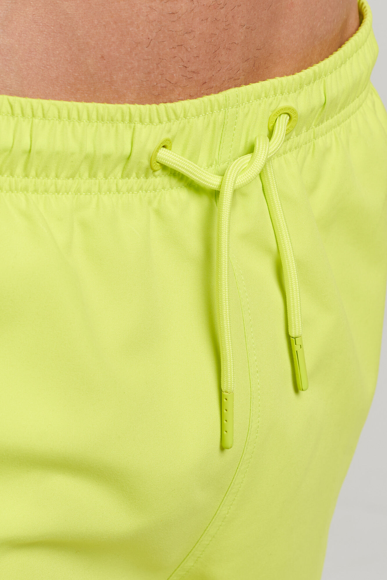 Calção de banho Code Core Sport de 17 polegadas - Amarelo