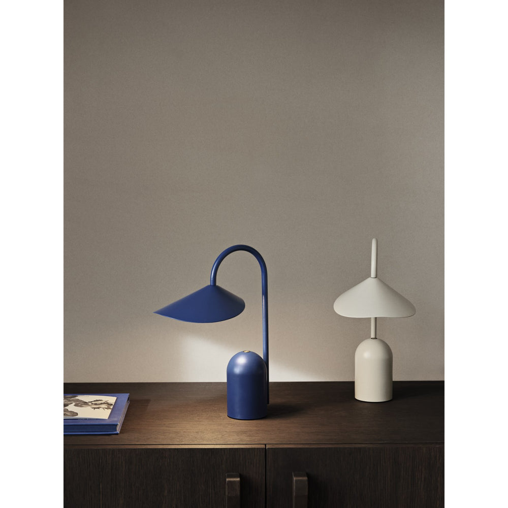 Køb Ferm Living Cashmere Arum Portable Lampe