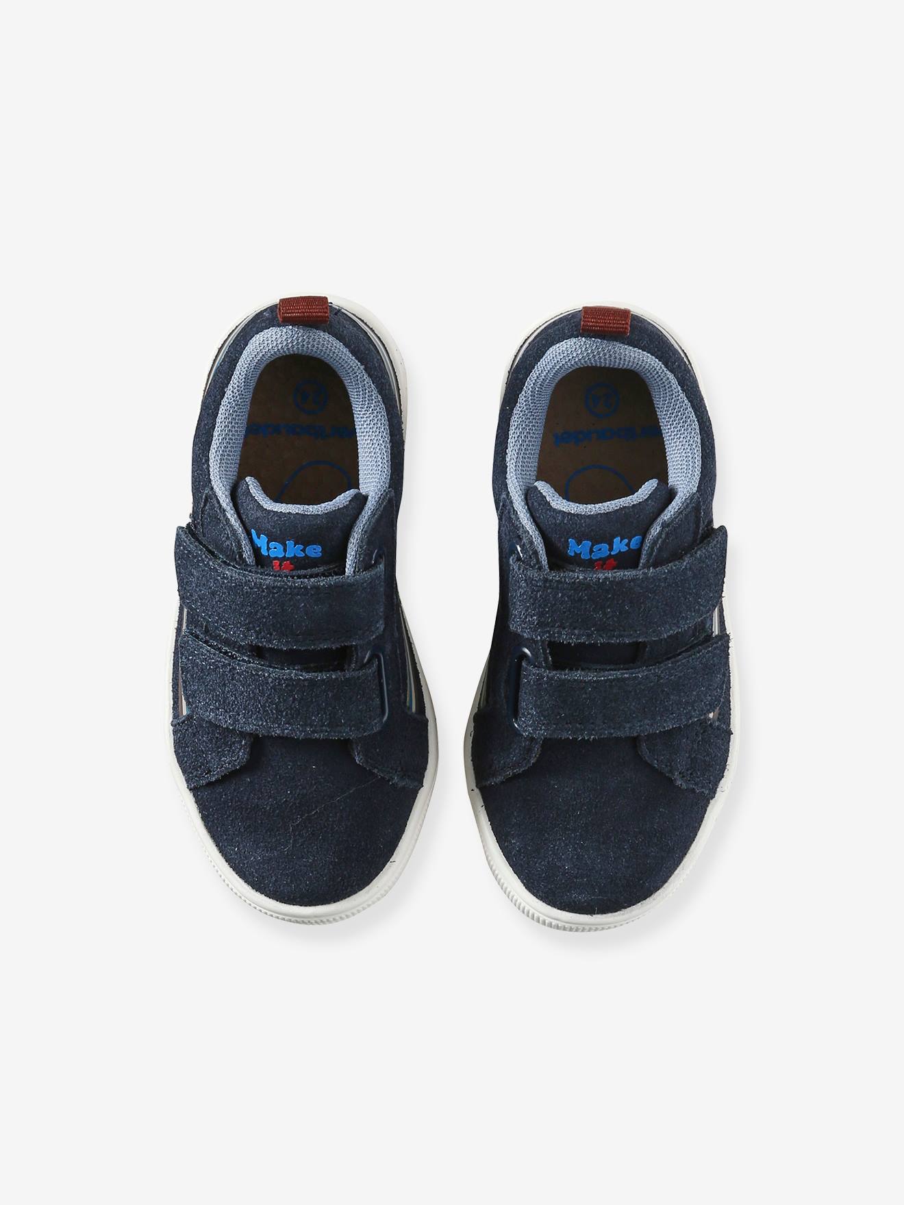 Tênis infantil de couro com fecho de velcro