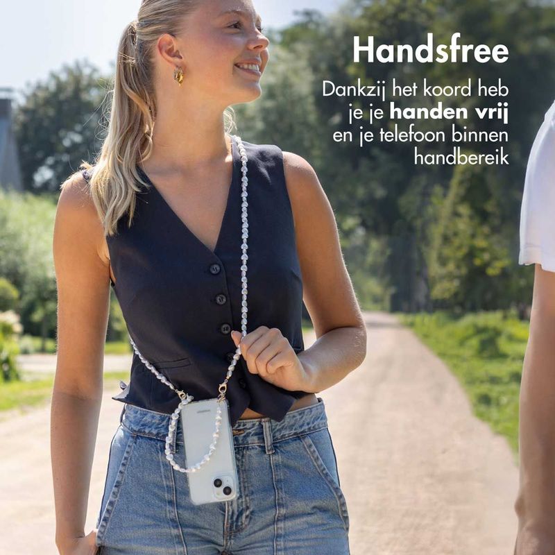 imoshion - Backcover met Koord + Armband - Voor Apple iPhone 15 Pro - Parels Hartjes