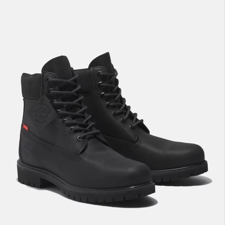 Bota Timberland Premium de 6 polegadas para homem, na cor preta.