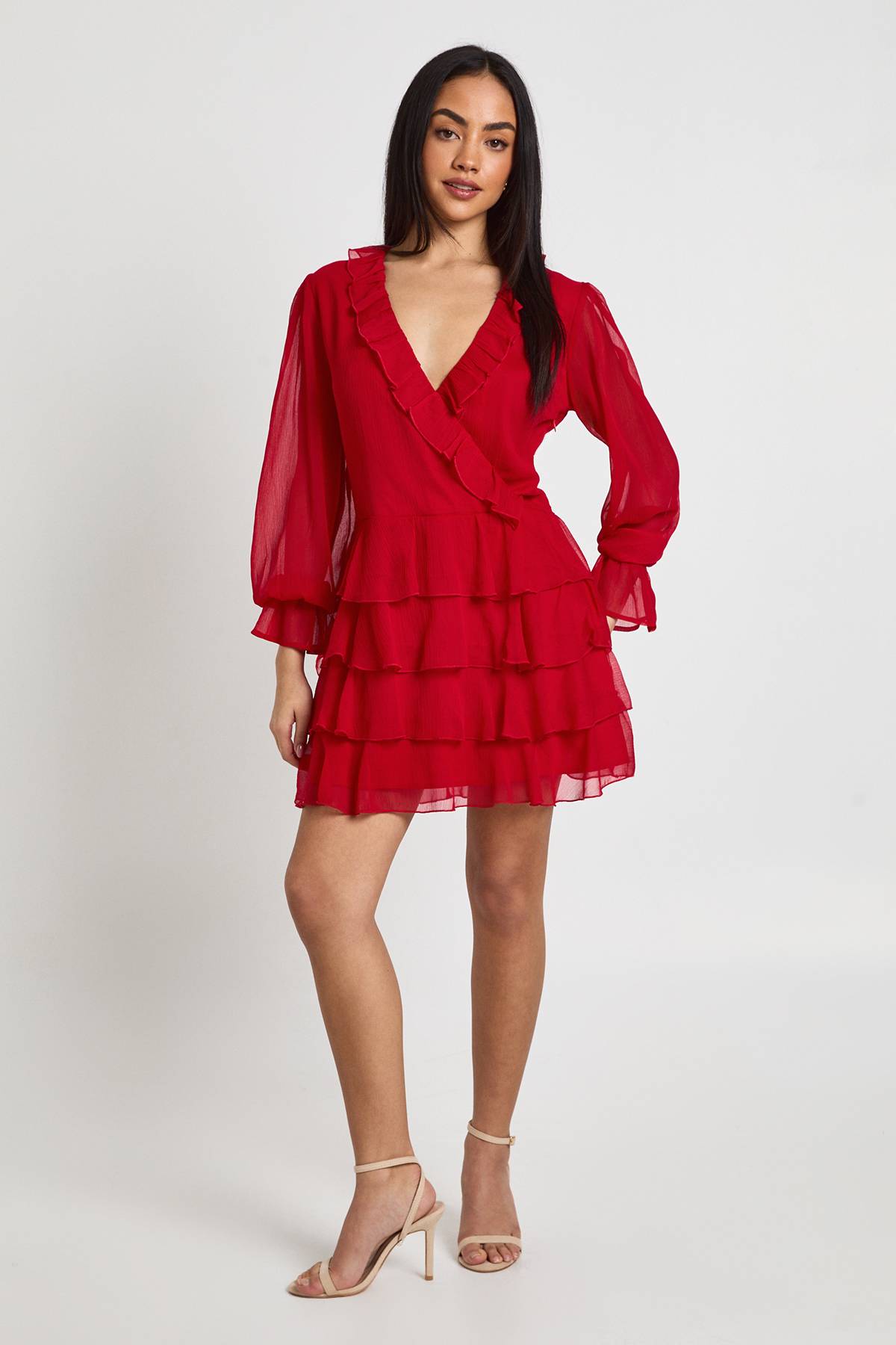 boohoo Robe Courte En Mousseline À Détails Volantés