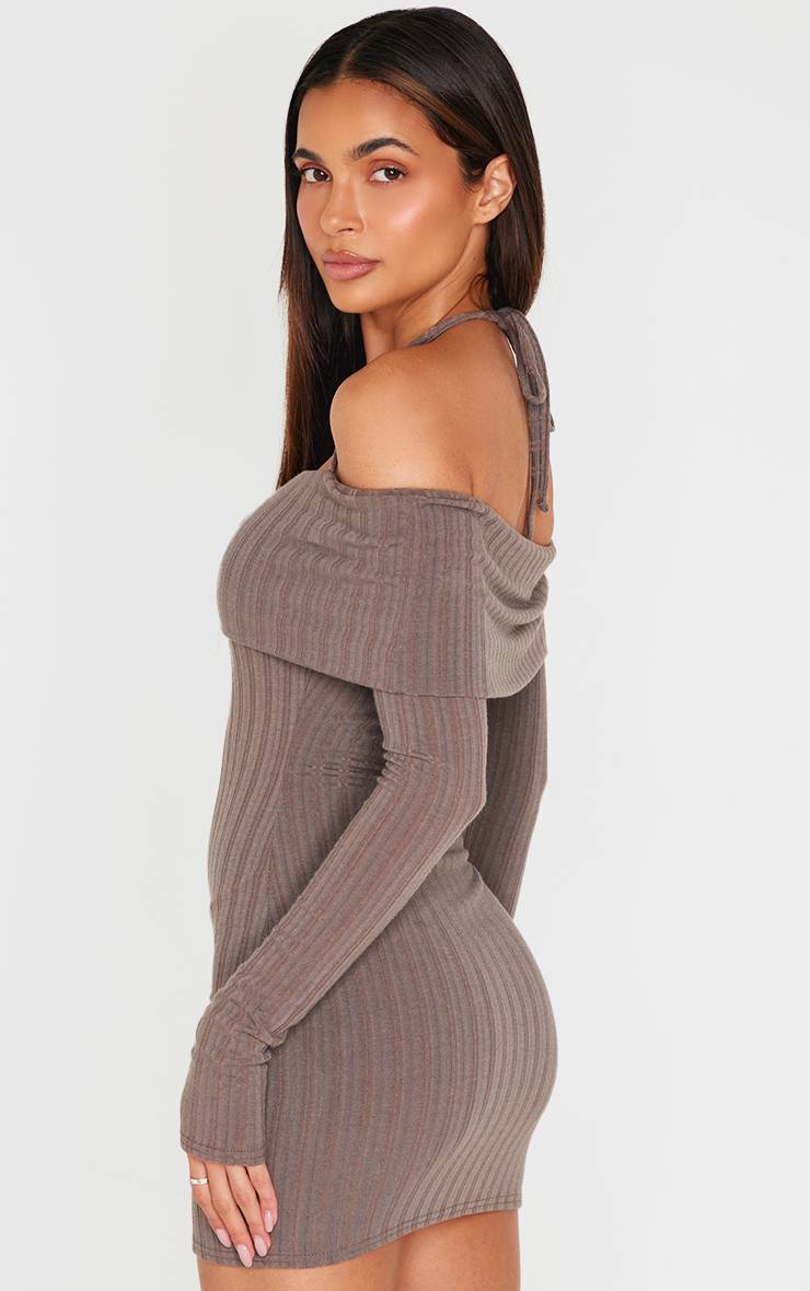 Robe Moulante Côtelée À Col Bardot Avec Détail Rabattu