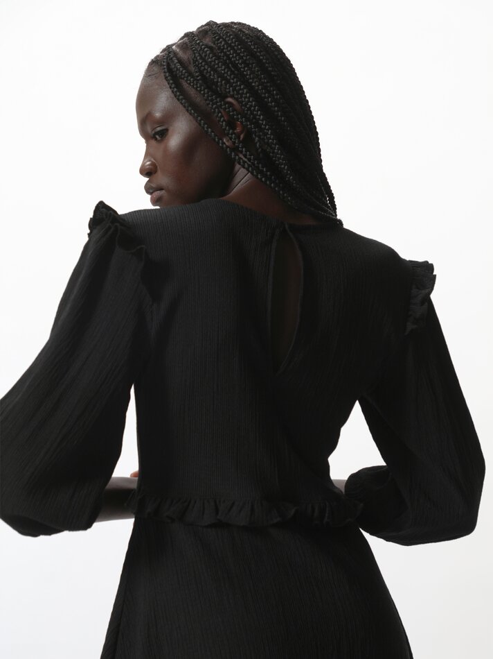 Vestido com detalhe de babado - Preto
