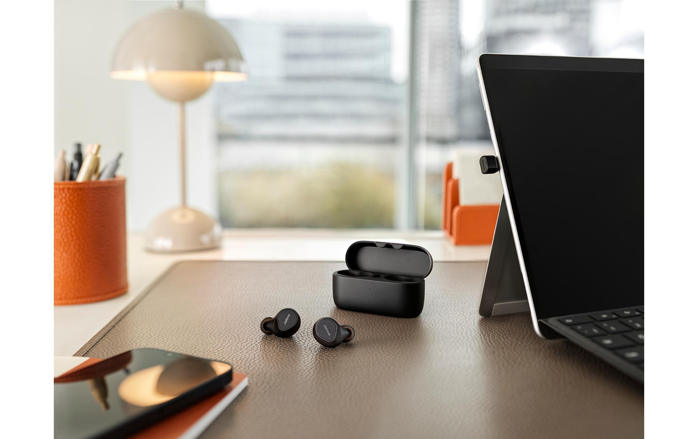Headset Evolve2 Buds MS USB-C<br>Professionelle Anrufe unterwegs: Kompakte In-Ear-Bluetooth-Kopfhörer entwickelt für hybrides Arbeiten