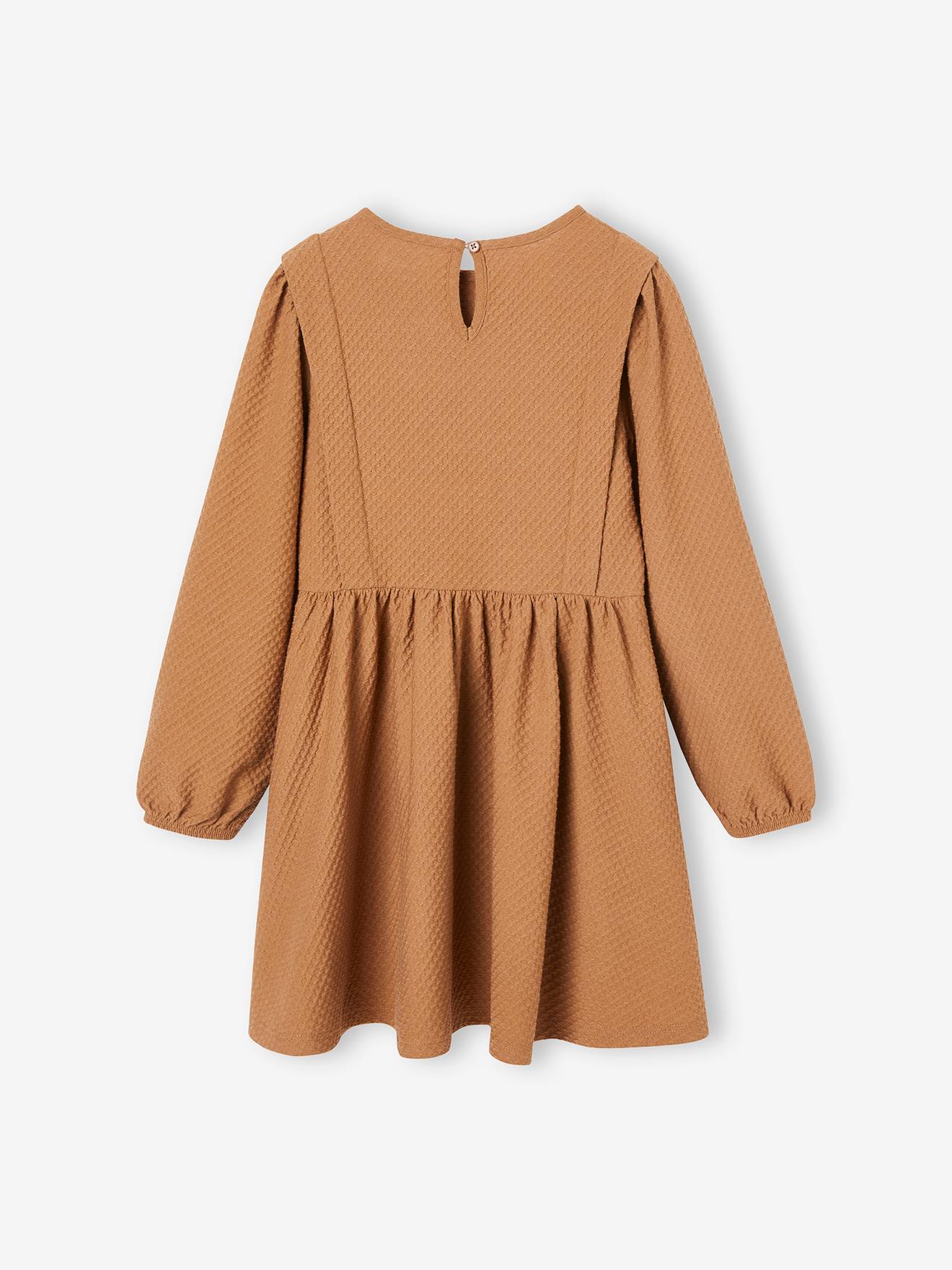 Vestido cor avelã com tecido texturizado e mangas compridas para meninas
