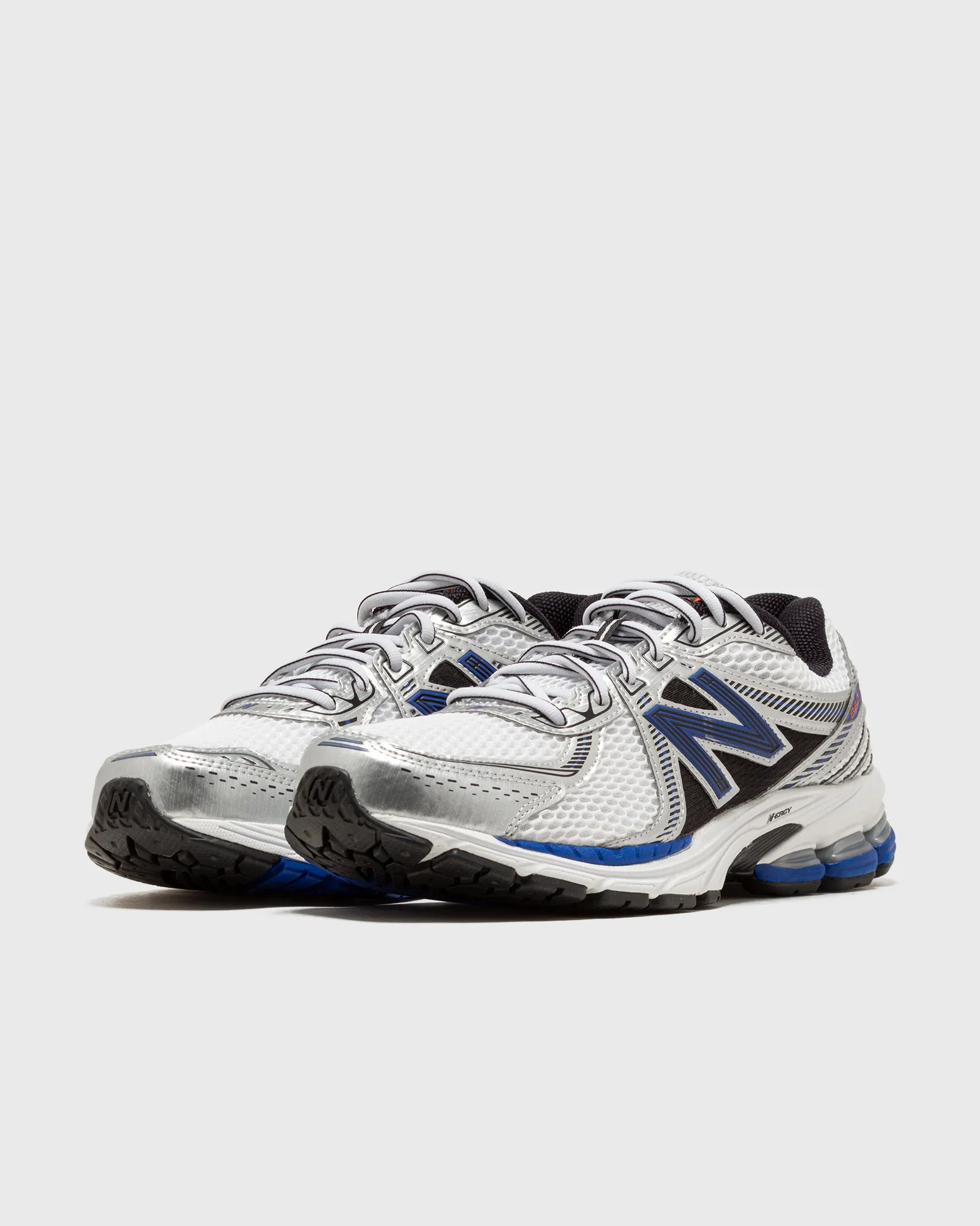 New Balance 860XB