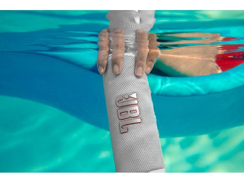 JBL Bluetooth Speaker Flip 6 Weiss Wasserdichter und kraftvoller Bluetooth Speaker
