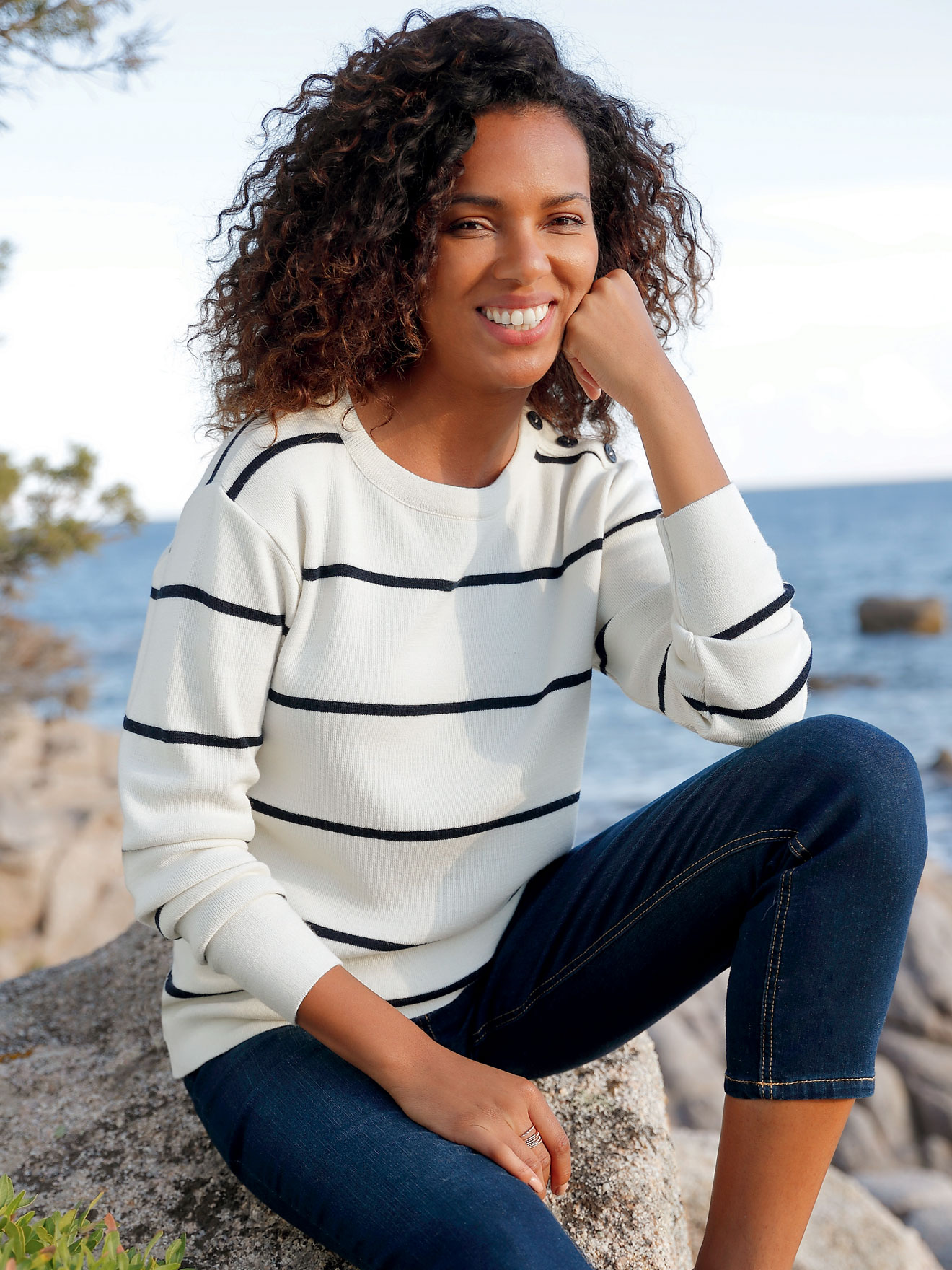 Pull marinière boutonné épaule
