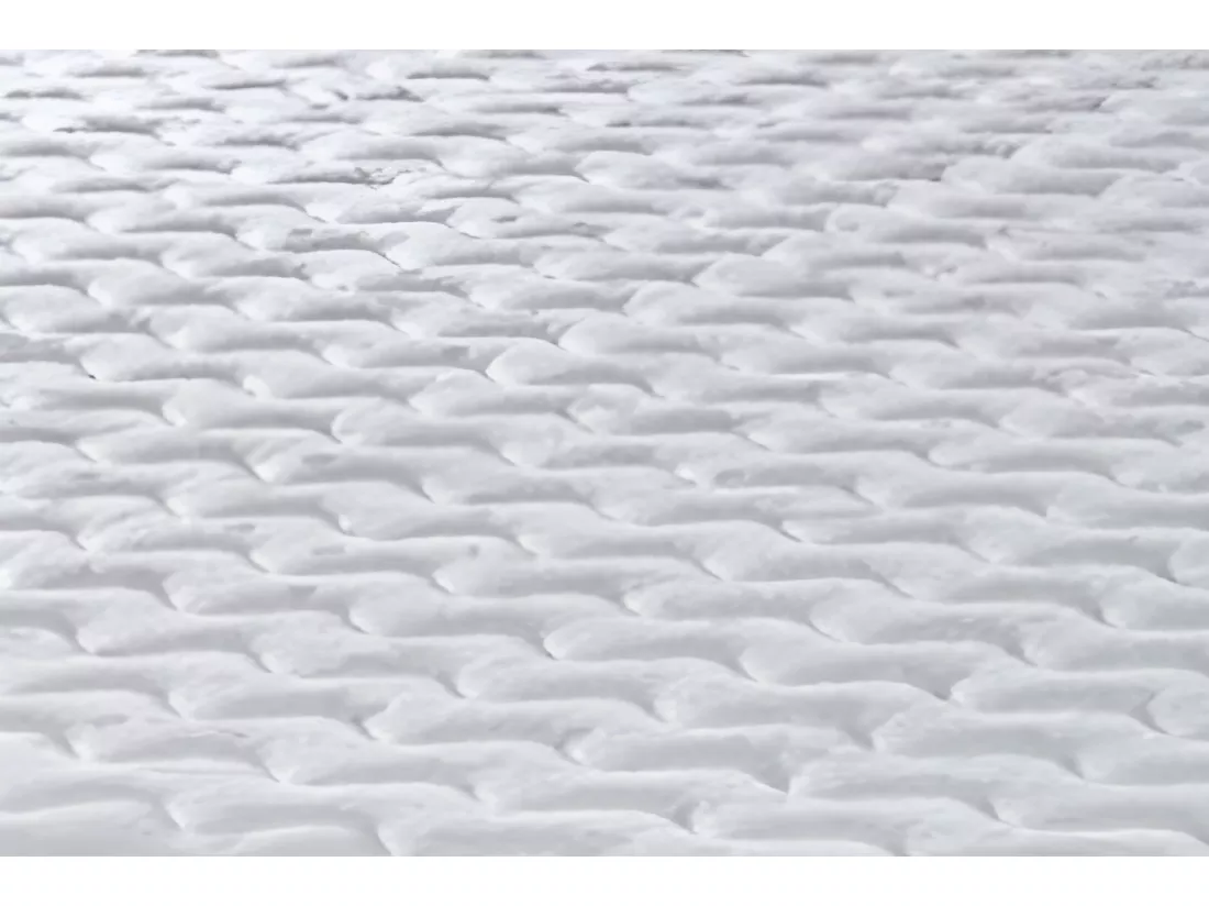 Matelas latex 180x200 cm souple déhoussable 7 zones confort 100% polyester polyuréthane HR