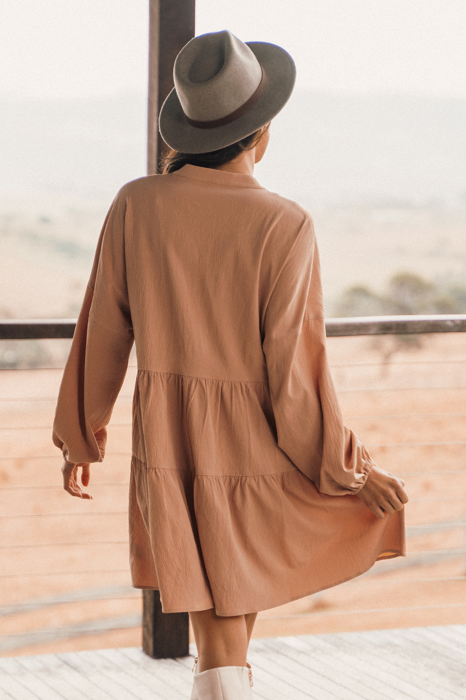 Robe mini à col noué et à volants
