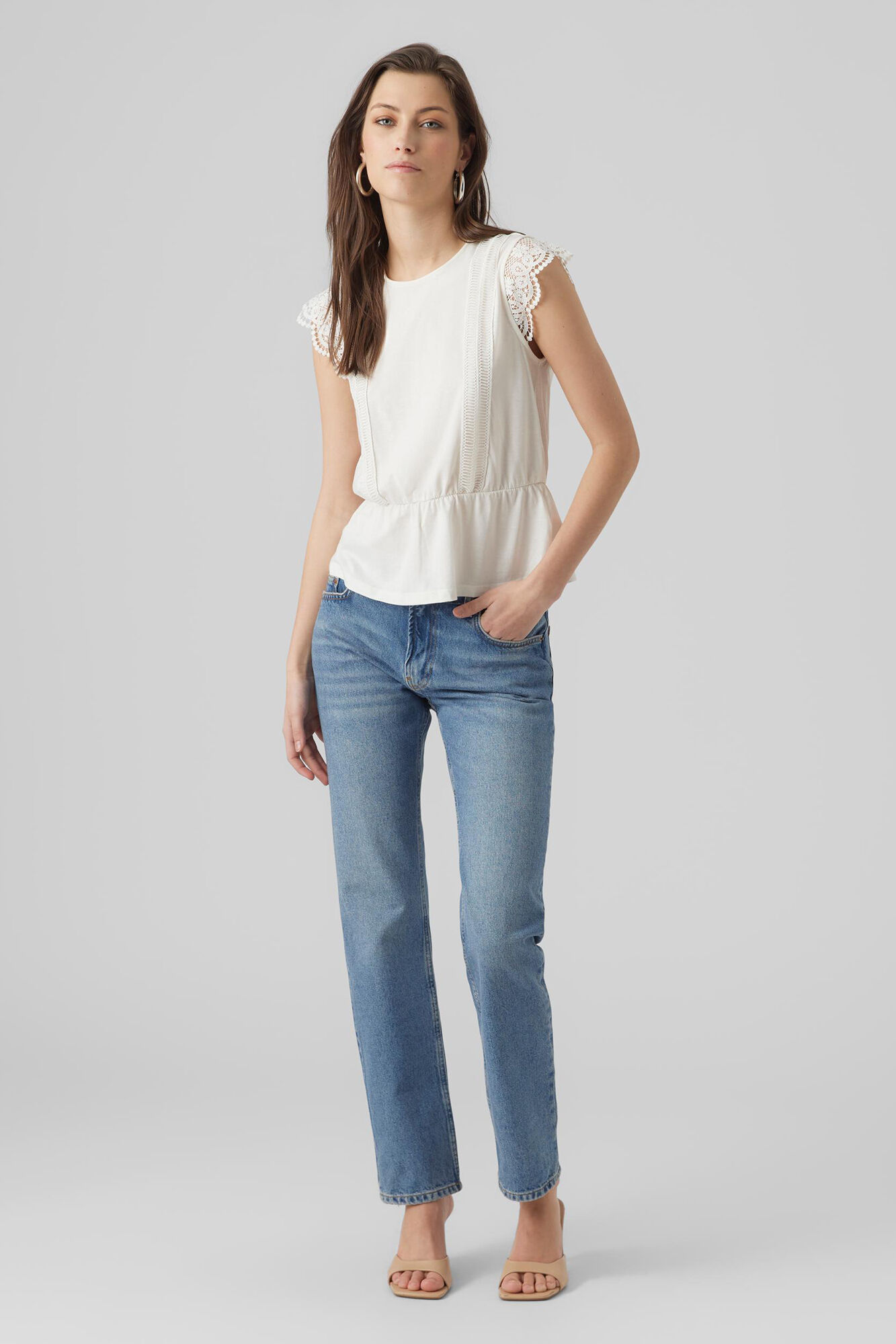Blusa sem mangas com detalhes em renda - Branca