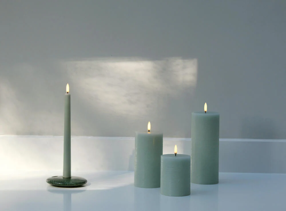 Uyuni  LED Rustic Pillar lys, Dusty Green - H20 cm.