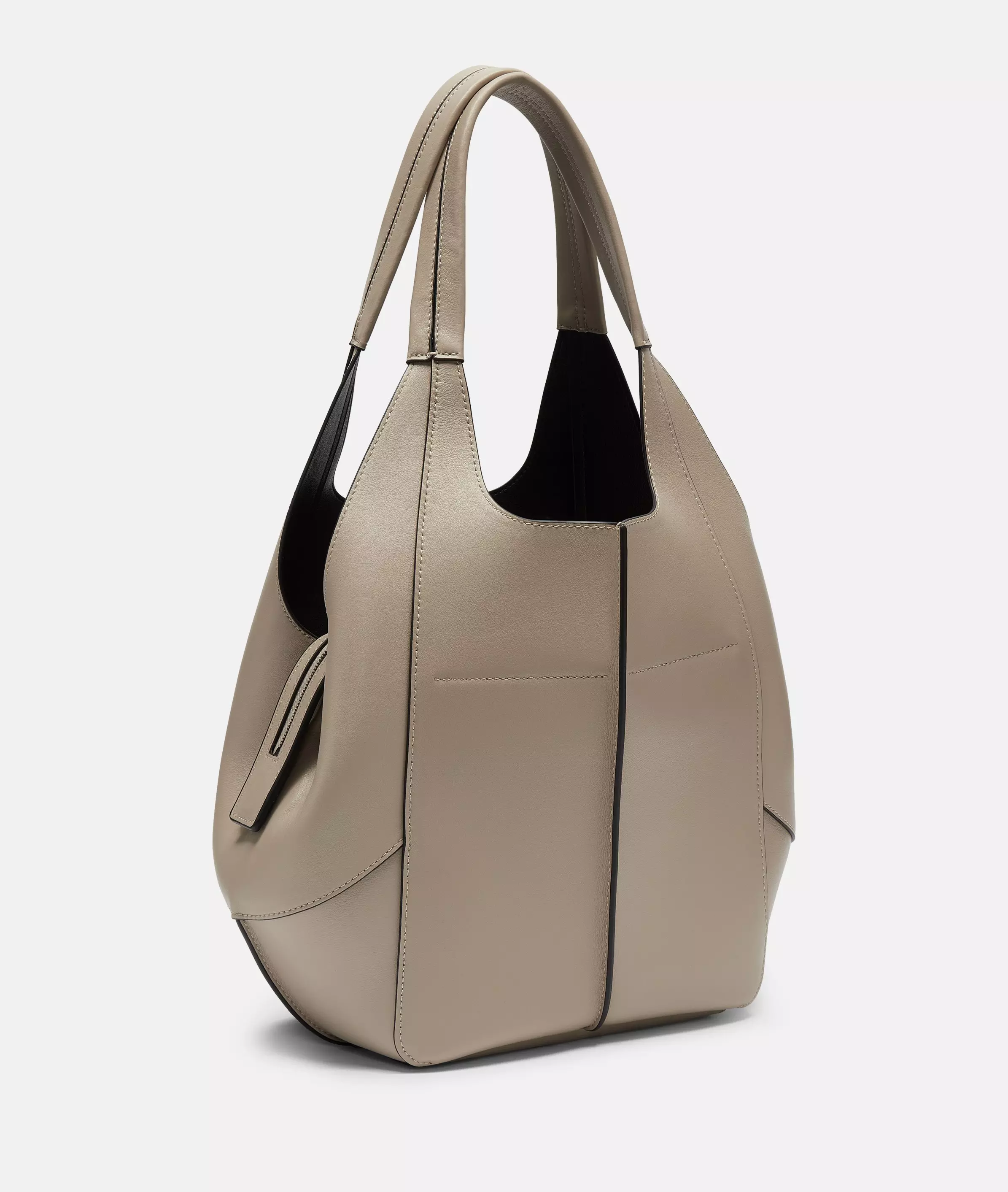 Lilly Tote M Spacious bag made from soft nappa leather