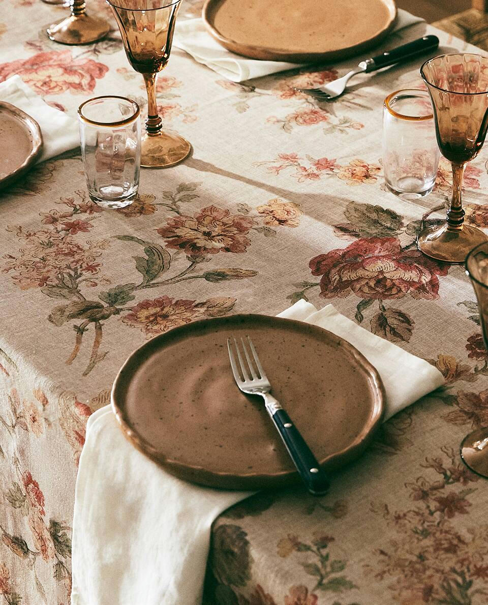 TOALHA DE MESA DE LINHO COM ESTAMPA FLORAL