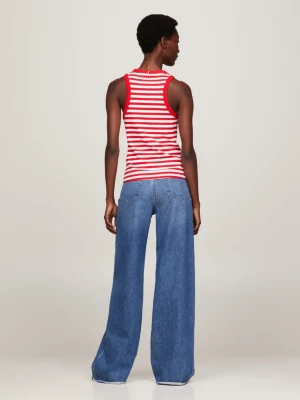 Regata estilo nadador com modelagem justa
