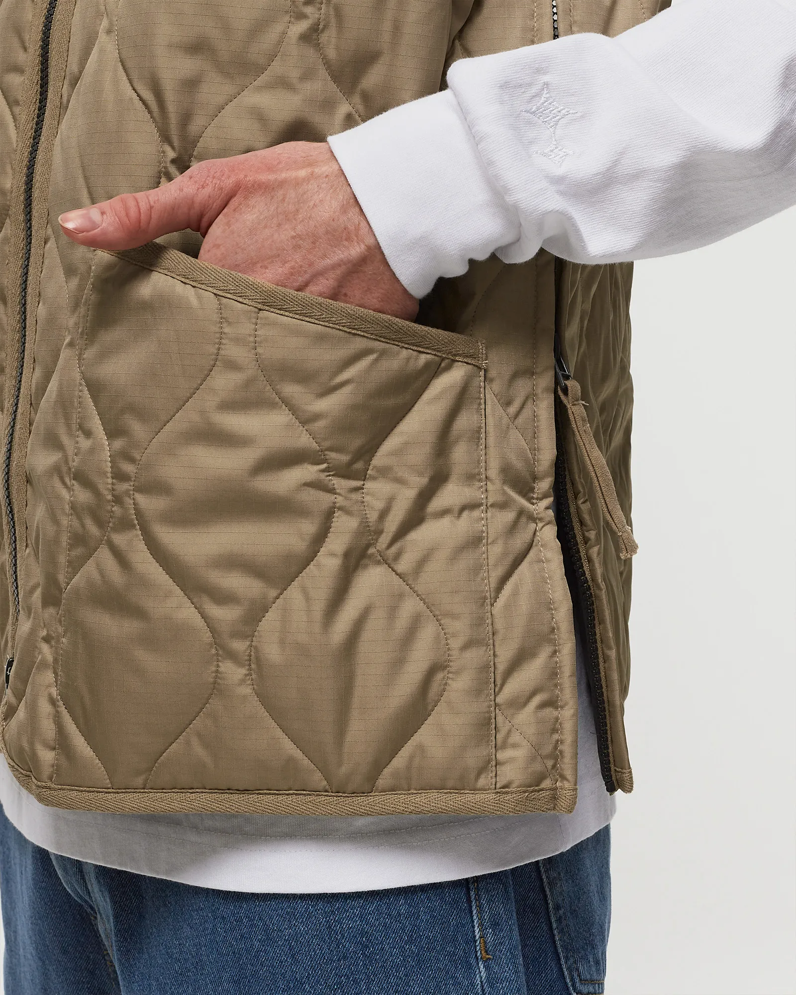 Taion MILITARY ZIP V NECK DOWN VEST